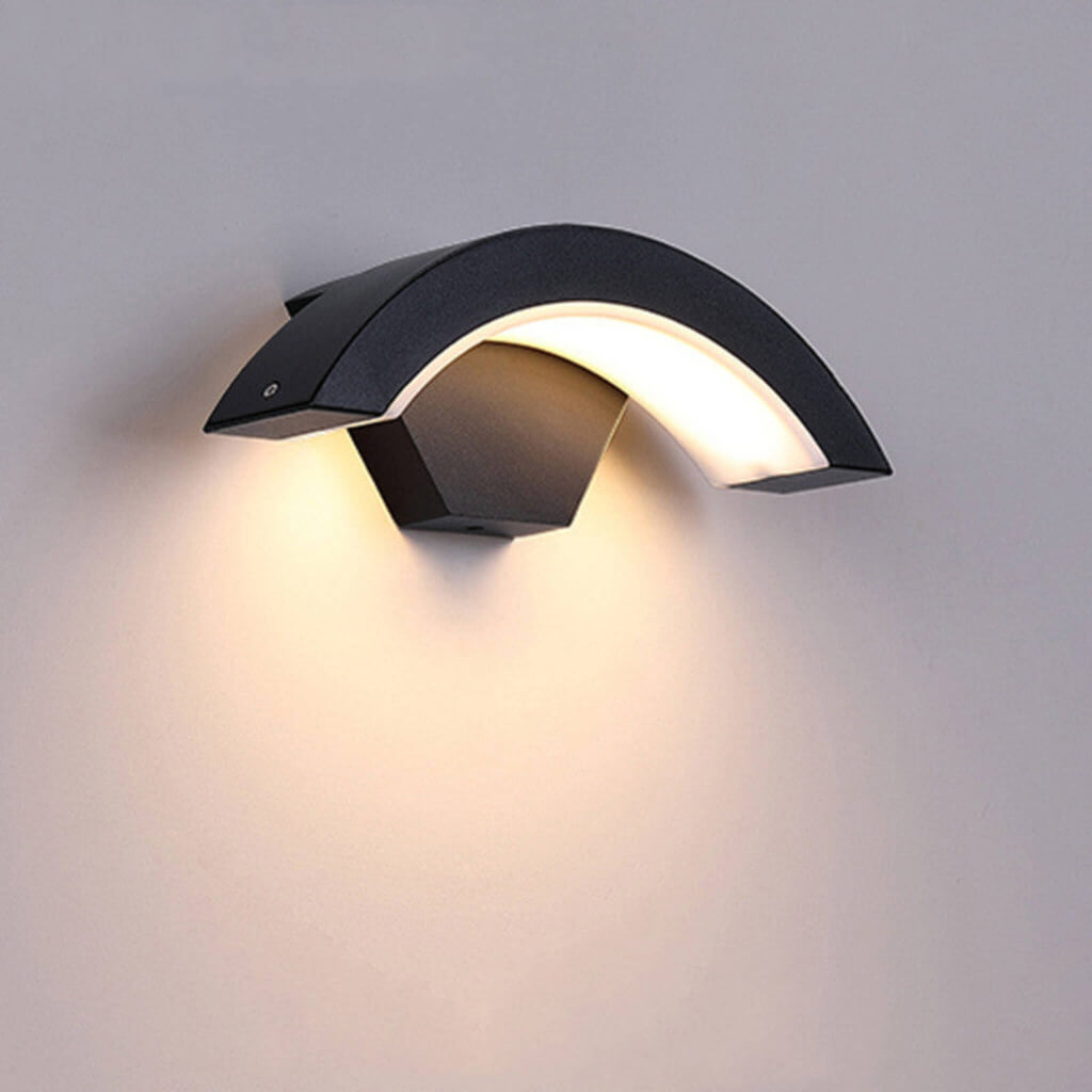 Bright LED wall light with 15 COB bulbs, a CRI of 90, and a 3000K warm light for accurate color rendering.
