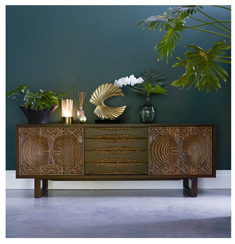 Stylish Bonanza Jewelry piece featuring a 25x29x10 cm abstract resin design.